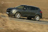 Zsolnán, a mai Szlovákiában készül a Hyundai ix35, a Kia gyárában. A kompakt szabadidő-autót a legkisebb dízelmotorral vezettük, amellyel egy nagy baj van, a felára a benzineshez képest