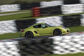 Exkluzív: Ilyen vezetni a Porsche pitbullját