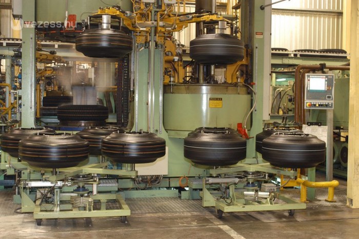 Fekete mágia a fogyasztáscsökkentésben 9 | Vezess Akár a pékségben, sütésre várnak a félkész termékek