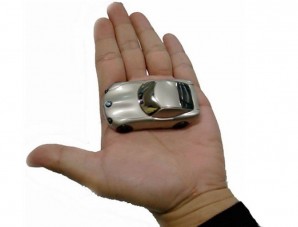 Mini BMW dörzsölt kémeknek