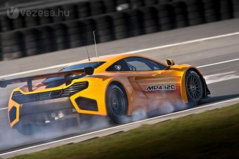 Kifutott a McLaren új versenyautója