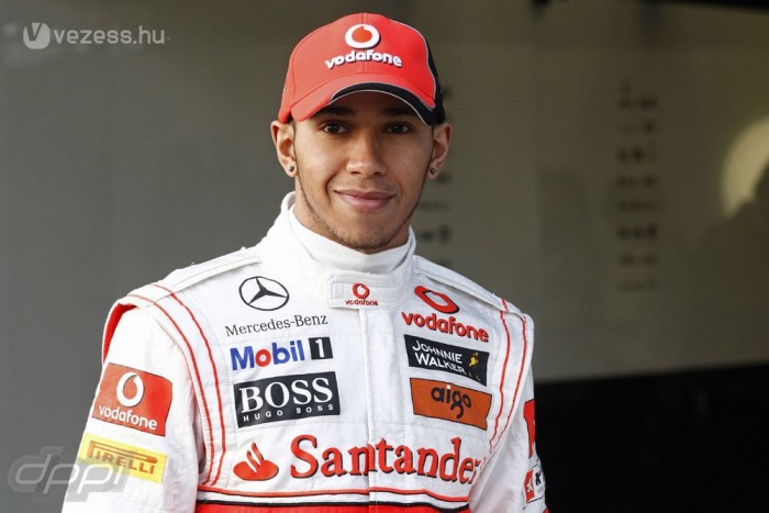 F1: Sztáristállóhoz került Hamilton
