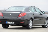 A mezőny legfrissebb autója a Peugeot 508. A 607-nek nem lesz utóda, az 508 igyekszik pótolni