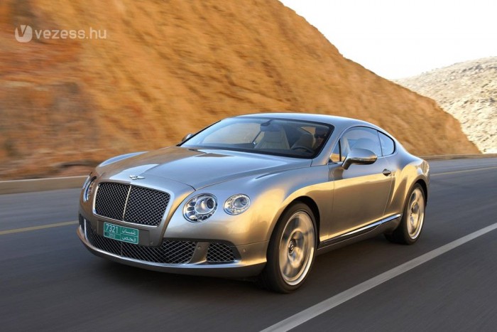 Bentleyvel motiválják az edzőt