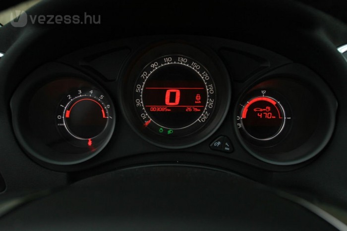 Nem tabu az olcsó üzemanyag 8 | Vezess Többféle árnyalatban választható a megvilágítás