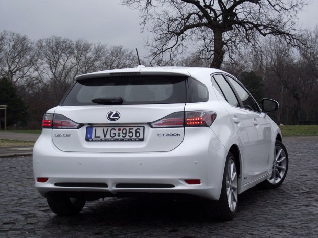 Új Lexus kímélte Budapest levegőjét 9