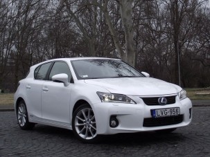 Új Lexus kímélte Budapest levegőjét