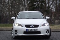 Tipikus Lexus, az új CT200h