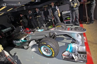 F1: Távolról csodálja a Red Bullt a Mercedes
