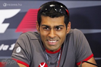 F1: A Lotushoz igazolt az indiai pilóta