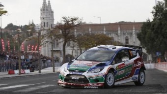 Mikko Hirvonen az élen a Portugál-ralin
