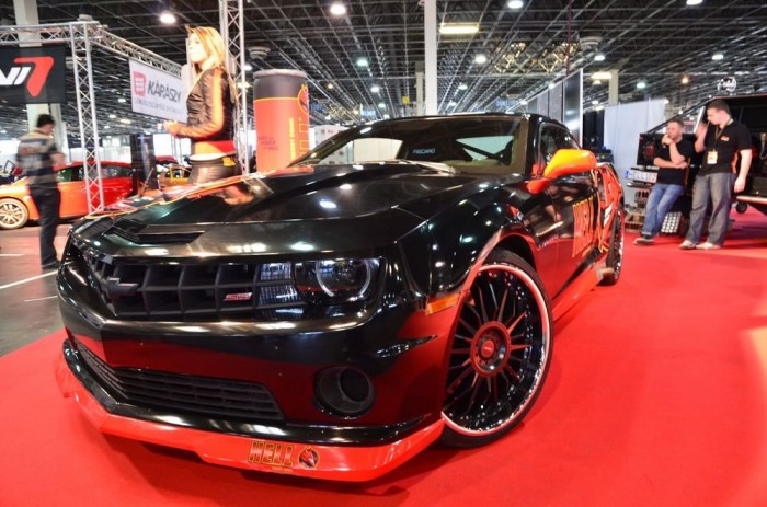 A kivillanó mellek és a benzingőz ünnepe 6 | Vezess Szemet vakít a csillogó króm, és iszonyatos basszus zakatol a fülben. Aki ilyen élvezetre vágyik, ne szomorkodjon, még nem maradt le semmiről, az igazi műsor csak holnap kezdődik!