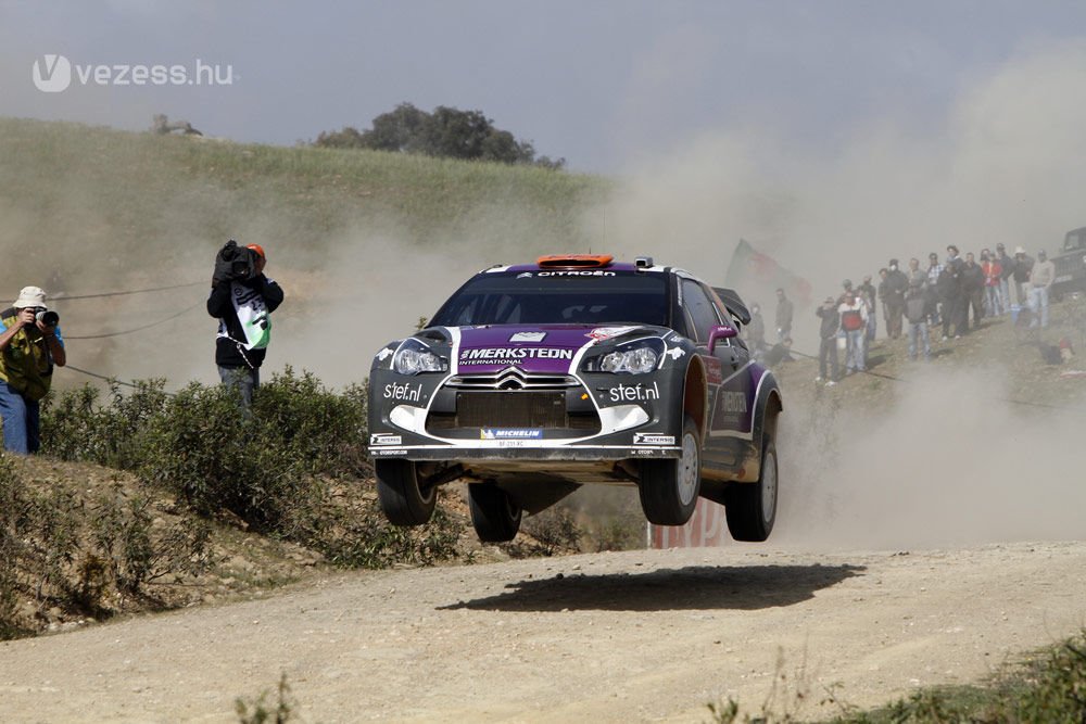 Latvala vezet, a Citroënek taktikáztak 16