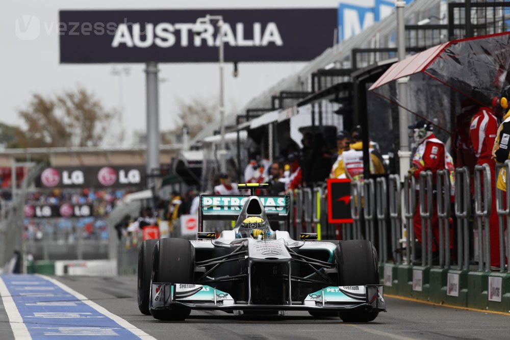 F1: Csonka mezőny rajtol holnap 14