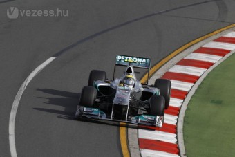 F1: Kiütötték a Mercedest