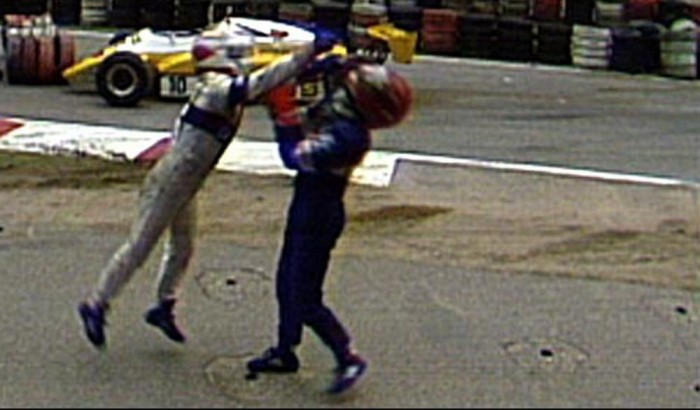 Harcosok klubja a versenypályán