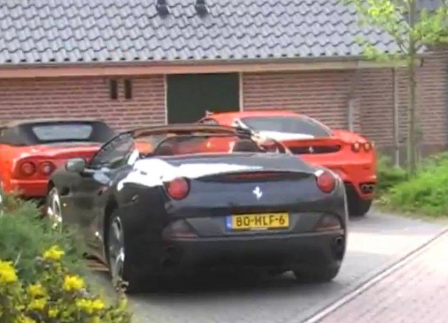 Egy város tele Ferrarikkal!