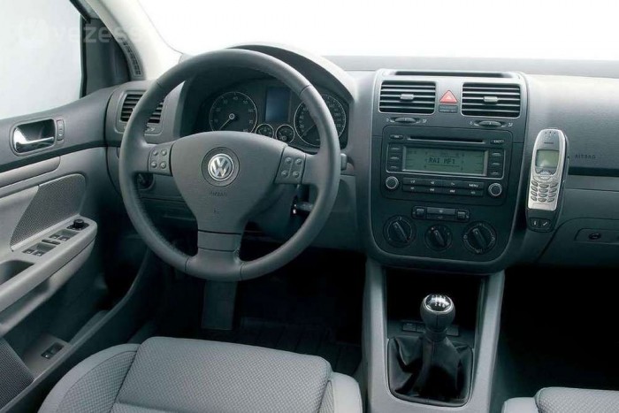 Veszélyes az autópályára hajtani? 13 | Vezess RCD-300 fejegység a Golfban