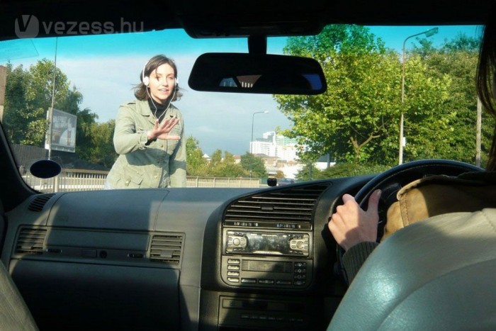Veszélyes az autópályára hajtani? 14 | Vezess Ezt még megúszta a gyalogos