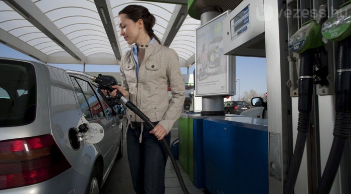 Olcsóbb üzemanyagot akar  az MSZP 6