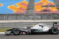 F1: Hamiltonék már nyolcasokat látnak 57