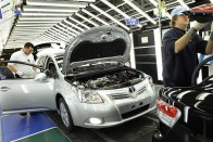 Leállnak az európai Toyota-gyárak 13