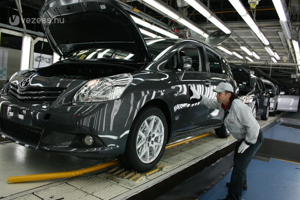 Leállnak az európai Toyota-gyárak 8
