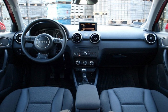 Audi A1 – Prémium gokart 9 | Vezess Nem játékos a műszerfal