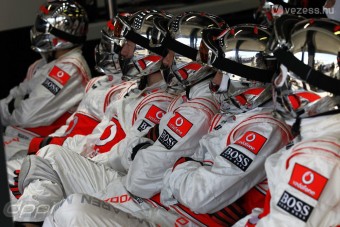 F1: Button felkészült a sepangi sütödére