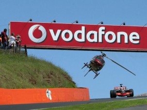 Video: Button köre az ausztrál Nürburgringen