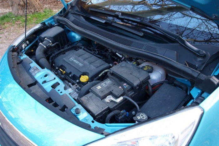 Opel Meriva – Ajtóból ötös 11 | Vezess A Meriva morgós motorja