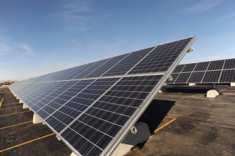 Autógyártás napenergiával