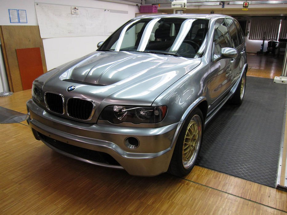 BMW X5 700 lóerővel