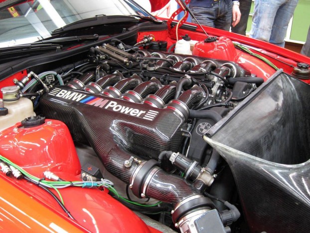 A Mclaren F1-ben is ez duruzsol