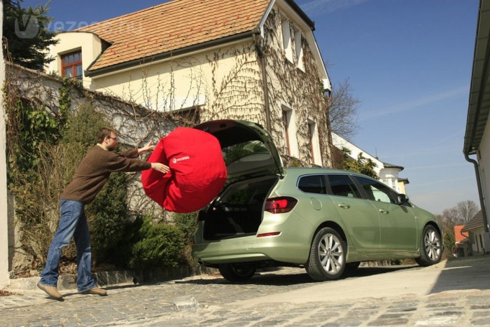 Audira van pénzünk, Suzukira nincs 7 | Vezess Harmadával növelte eladásait az Opel