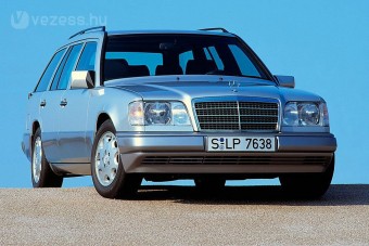 Családi autót háromszázért