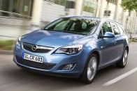 Az új Opel Astra, amely magában egyesíti a legendás német mérnöki tudást a kifinomult formatervezéssel és innovatív technológiával, ugyanazt a filozófiát képviseli, ami az Insigniát rövid idő alatt Európa legnagyobb számban eladott középkategóriás szedánjává tette