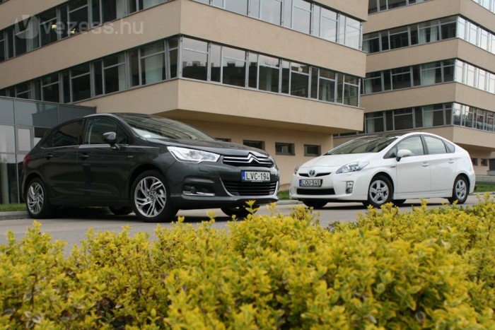 Fogyasztási teszt: nem a dízel a nyerő? 7 Extrákkal gazdagon dúsítva a stop-startos C4 listaára 7,4 millió forint, a tesztelt Prius bő kétmillióval drágább nála
