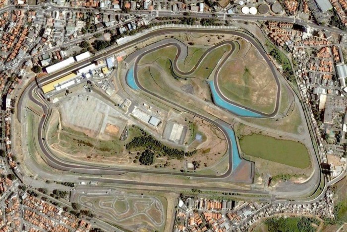 Senna végre hazájában is nyerni tudott 6 | Vezess A pálya 15 kanyart tartalmaz