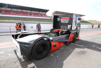 Kipróbáltuk és élveztük: 1200 lóerő, 5100 Nm a hátsó keréken