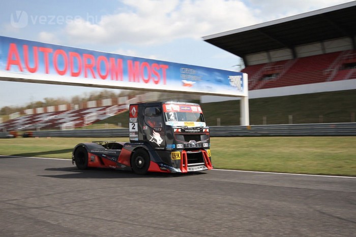 Kipróbáltuk és élveztük: 1200 lóerő, 5100 Nm a hátsó keréken 7 | Vezess Először jön a dübörgés...