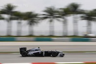 Vettel elkapta a fonalat, Hamilton elégedett 39