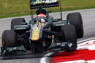 Vettel elkapta a fonalat, Hamilton elégedett 48