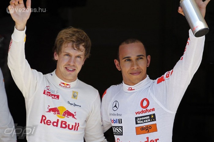 F1: Hamilton meglenne Vettellel