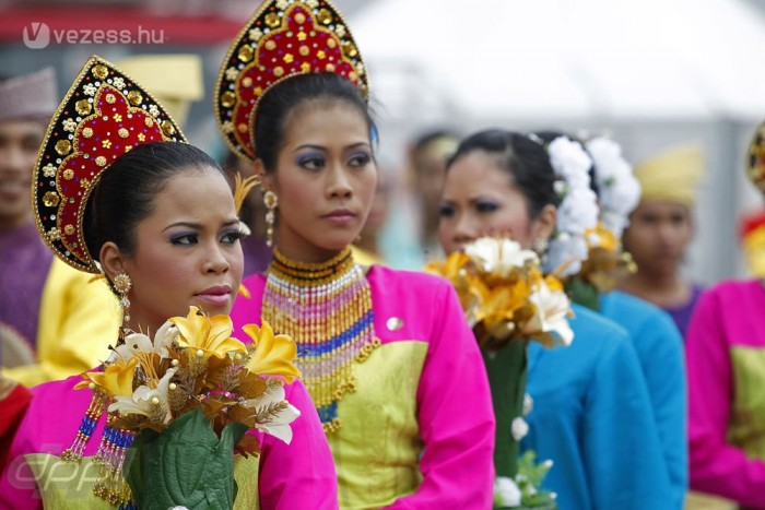 F1: Nehéz futamon győzött Vettel 6 | Vezess F1: Nehéz futamon győzött Vettel 6