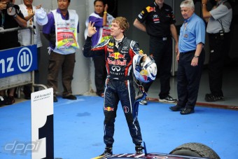 F1: Nehéz futamon győzött Vettel