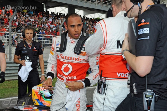 F1: Hamiltonékat megbüntették 6