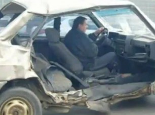 Totálkáros roncsokkal közlekedők gyüjteménye