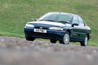 Az első generációs Ford Mondeo világautónak készült, akárcsak az új Focus