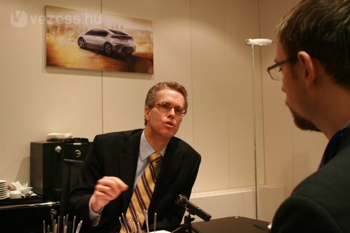 Vezettük: Opel Ampera, elektromos Meriva, Opel FCV 14 | Vezess Az elektromos autók jövője a költségcsökkentésen múlik - mondta Frank Weber